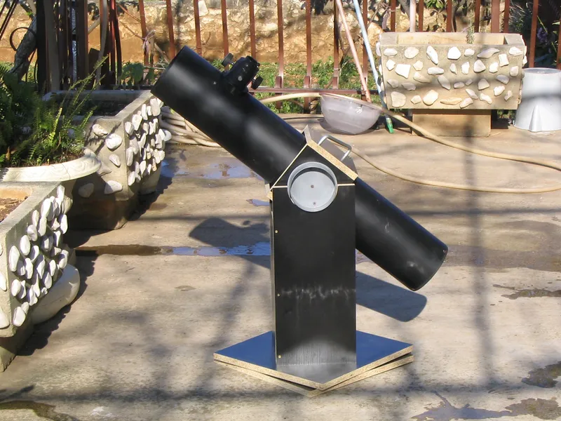 Dobson mit 114 mm Öffnung auf einer Terrasse