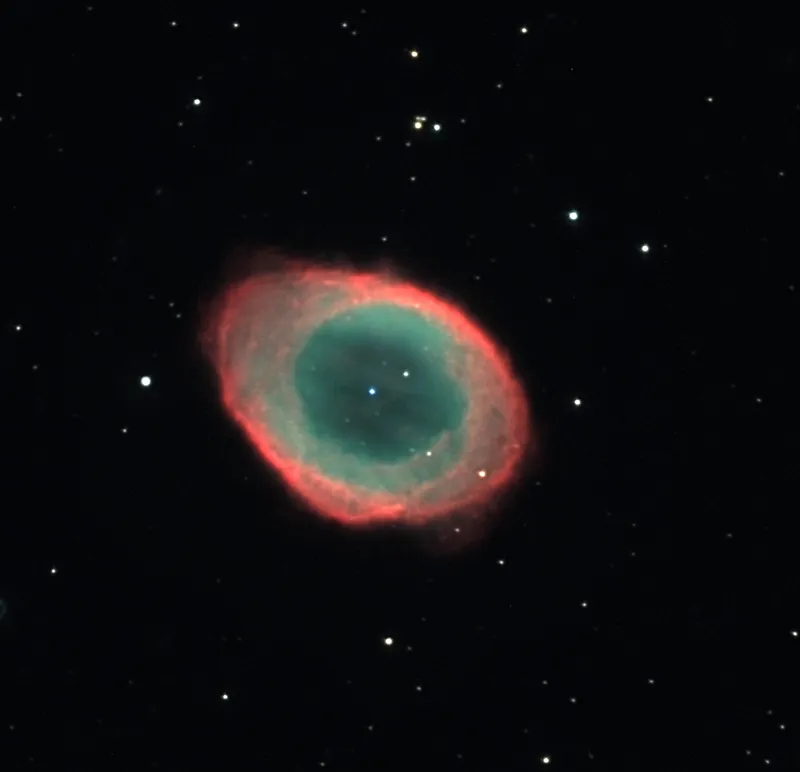 Der Ringnebel M 57 in der Leier